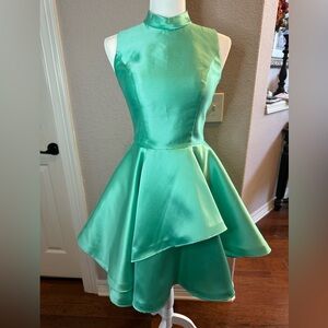 MacDuggal Size 4 JADE satin dress